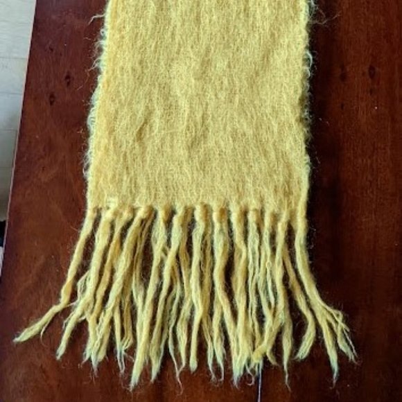Vintage Yellow Mohair Scarf  - c 1970s - Picture 1 of 6